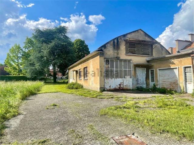 Appartamento in vendita di 375 m² in Via Dante Alighieri