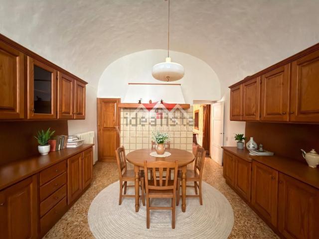 Appartamento in vendita di 375 m² in Via Uno