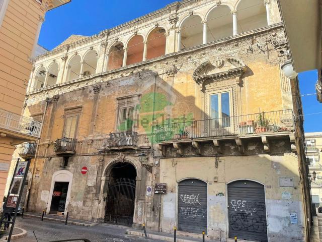 Appartamento in vendita di 380 m² in Via Arpi