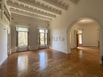 Appartamento in vendita di 380 m² in Via Bolognese, 83