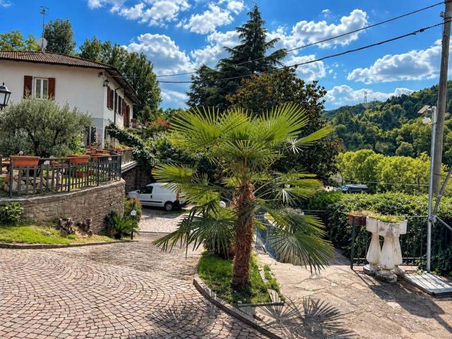 Appartamento in vendita di 380 m² in Via Idice