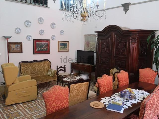 Appartamento in vendita di 380 m² in Piazza Alberica