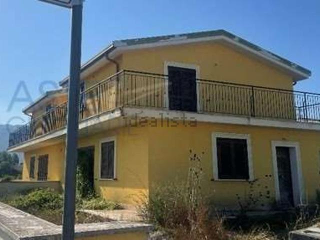 Appartamento in vendita di 381 m² in Via dei Platani, 15