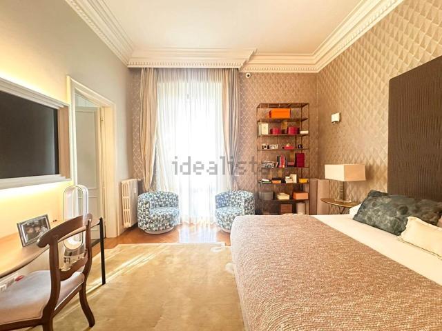 Appartamento in vendita di 383 m² in Viale Antonio Gramsci