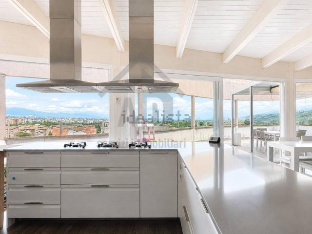Appartamento in vendita di 385 m² in Via Gabriele Barrio, 6