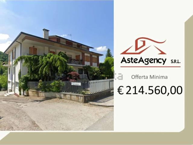 Appartamento in vendita di 385 m² in Via Montefeltresca, 4