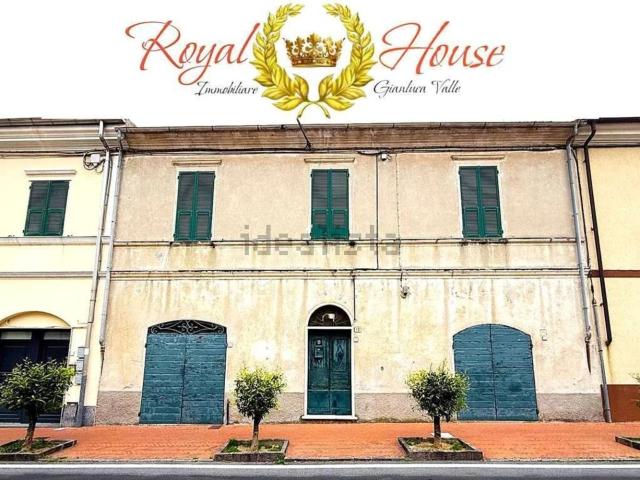 Appartamento in vendita di 385 m² in Via Pietro Mainero