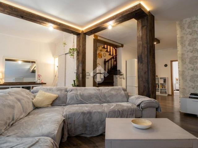 Appartamento in vendita di 386 m² in Viale G. Carducci, 50