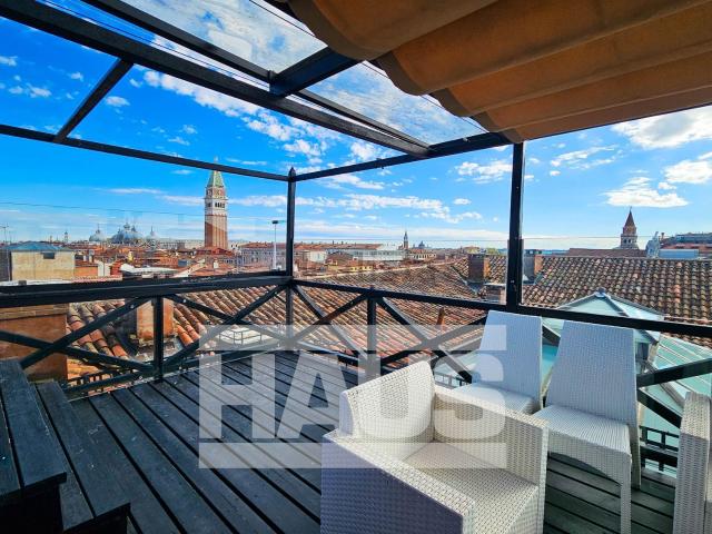 Appartamento in vendita di 386 m² in Calle dei Fuseri, 1163