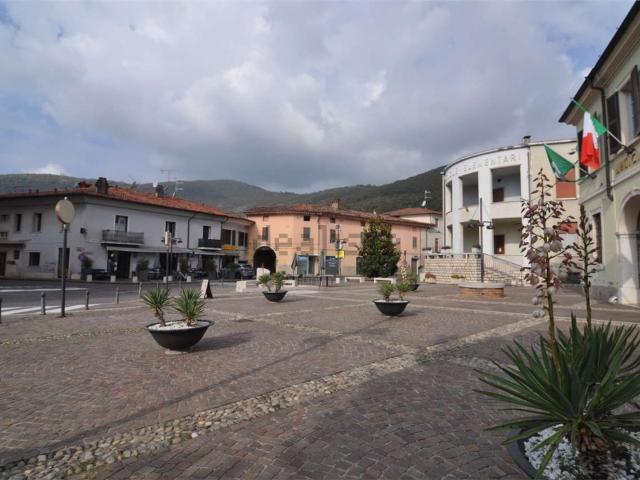 Appartamento in vendita di 390 m² in Via Bonfadini