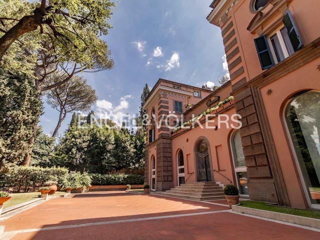 Appartamento in vendita di 390 m² in Via di Villa Pepoli