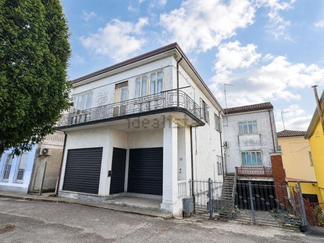 Appartamento in vendita di 390 m² in Via Magenta, 38