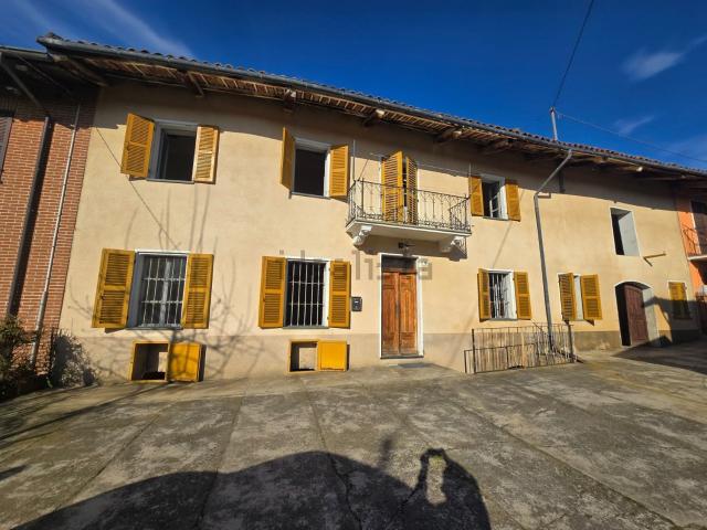 Appartamento in vendita di 390 m² in Via Varandone
