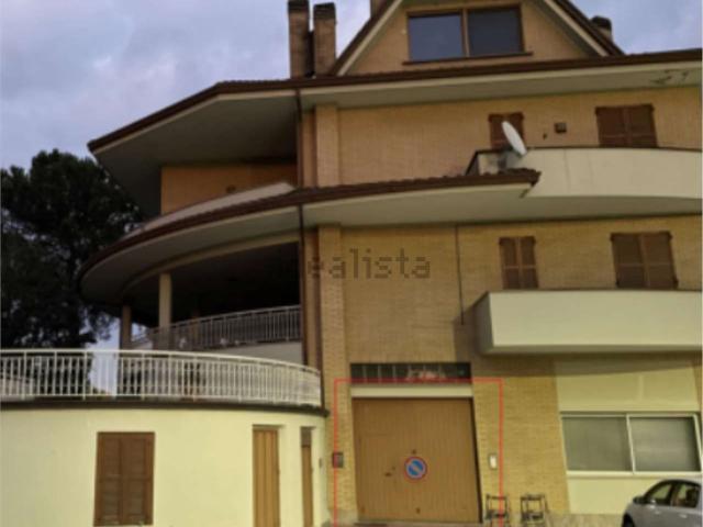 Appartamento in vendita di 391 m² in Via R. Sanzio, 147