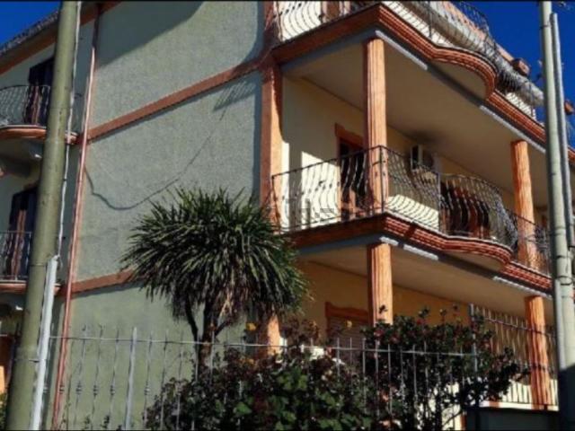 Appartamento in vendita di 396 m² in Via Marche