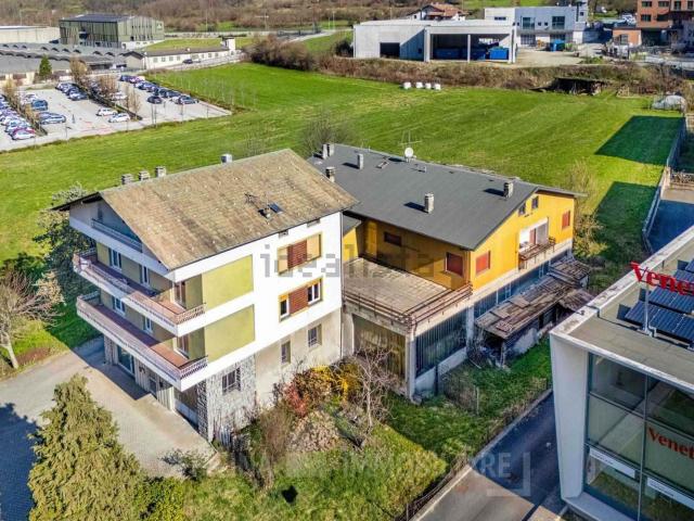 Appartamento in vendita di 397 m² in Via Nazionale Est, 1211