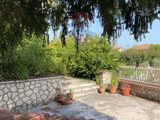 Appartamento in vendita di 399 m² in Viale Sandro Pertini, 19