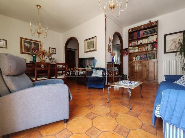Appartamento in vendita in viale eugenio chiesa 21, Massa