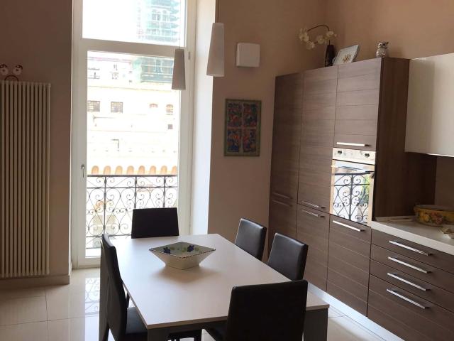 Appartamento in Via Amerigo Vespucci, Napoli