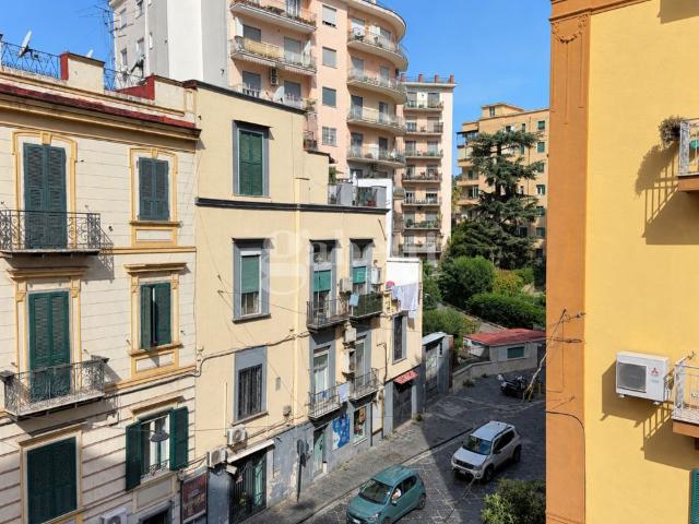 Appartamento in VIA ANTONIO PITLOO 2, Napoli NA
