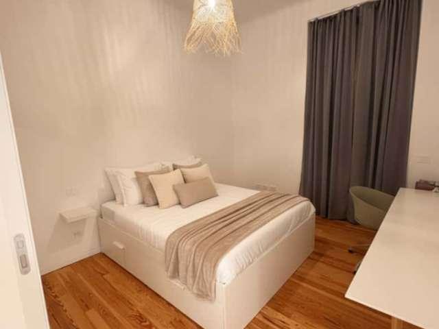 Appartamento in Via Carlo Farini, Milano, di 85 m² con 2 camere da letto