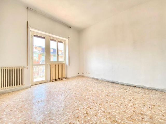 Appartamento in Via Fuscaldo, Roma RM