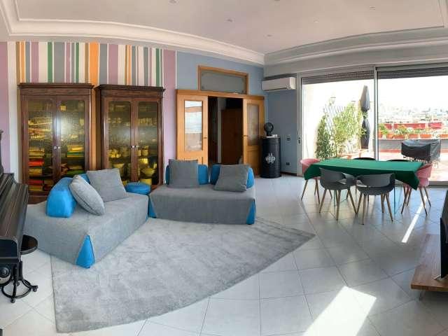 Appartamento in Via Ferdinando Palasciano, Napoli, di 220 m² con 3 camere da letto