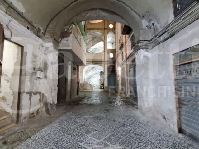 Appartamento in Via Giovanni Paladino, Napoli NA