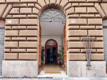 Appartamento in Via Raffaele Cadorna, Roma
