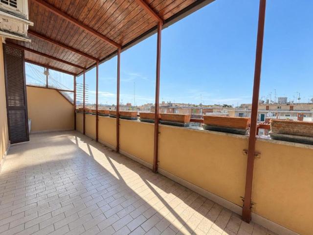 Appartamento in Via Vetulonia, Roma RM