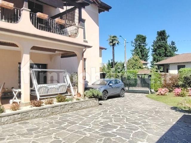 Appartamento in villa, buono stato, 190 m², Camparada