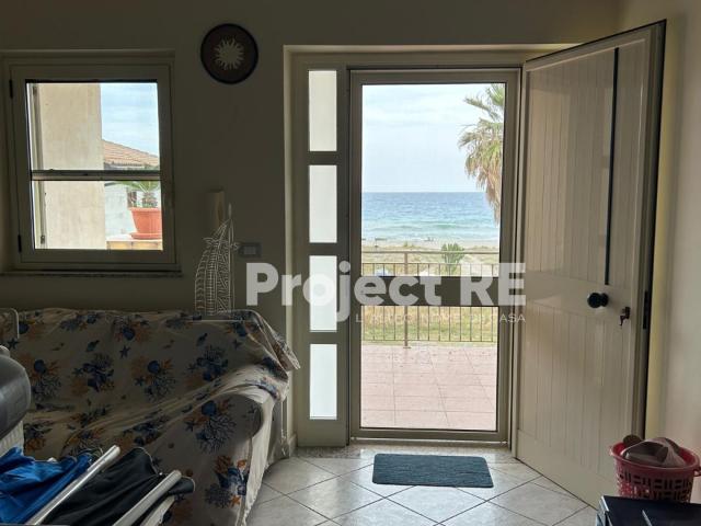 Appartamento in villa fronte mare Ferruzzano Marina