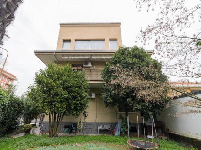 Appartamento in villa in vendita a Novara