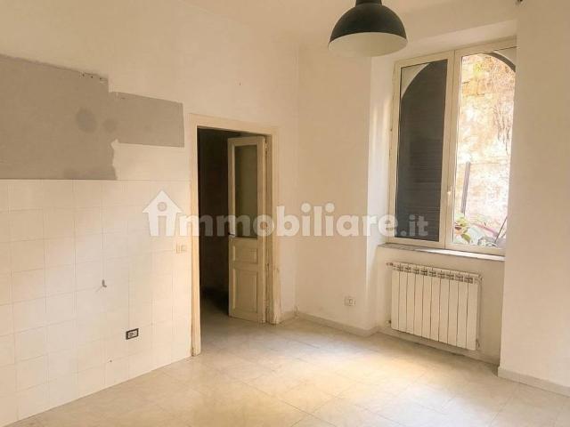 Appartamento in villa salita Due Porte, Stella Materdei, Napoli