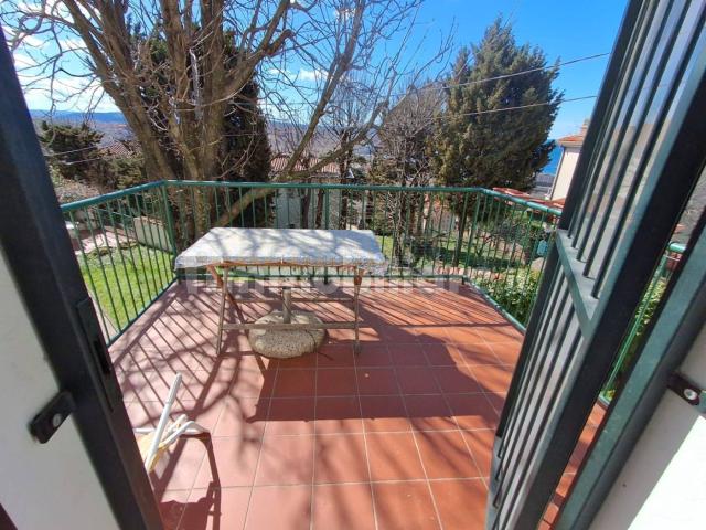 Appartamento in villa salita della Trenovia, Scorcola, Trieste