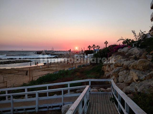 Appartamento in villa piazza Fratelli Cervi, Scoglitti, Vittoria