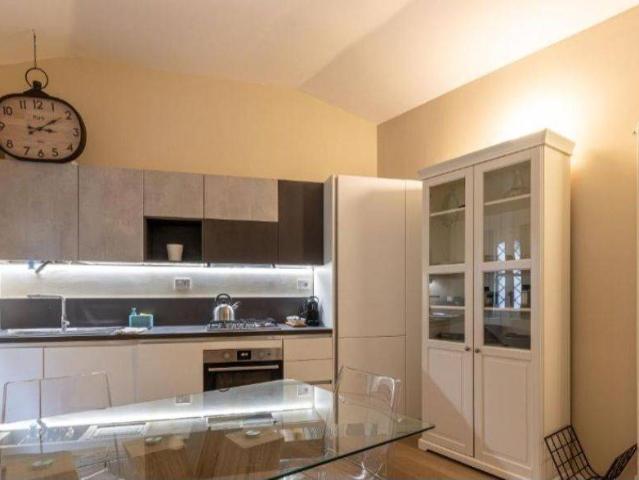 Appartamento in villa via Michelangelo Buonarroti 20, Amendola Buonarroti, Milano