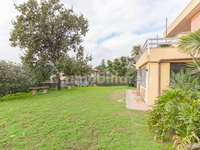 Appartamento in villa via Mongibello 3, Centro, Gravina di Catania