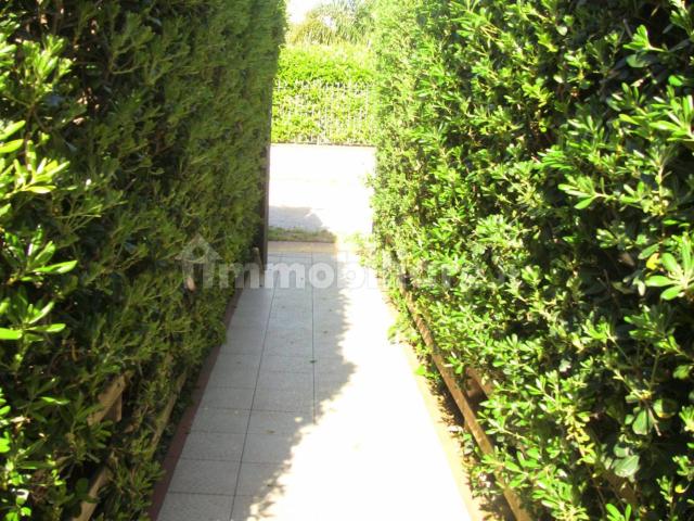 Appartamento in villa via Apollo 20, Mondello Valdesi, Palermo