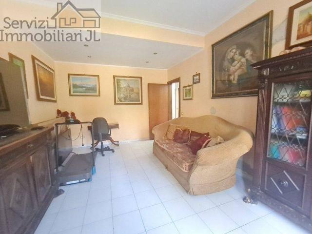 Appartamento in villa via Cassia 902, Tomba di Nerone, Roma