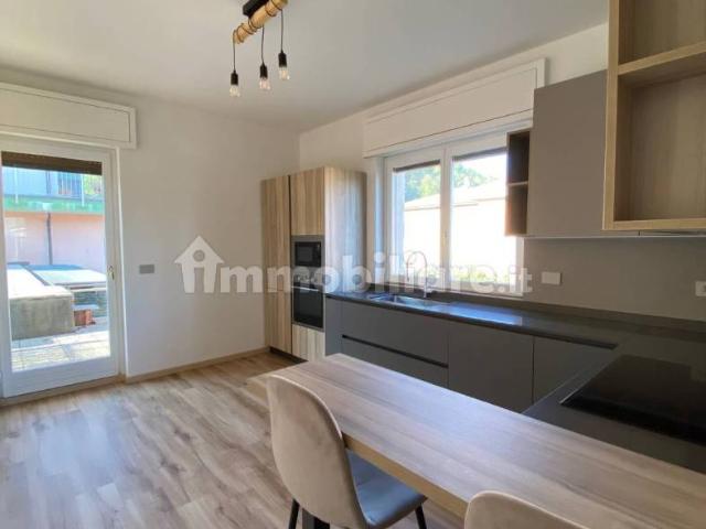 Appartamento in villa via Cesare Battisti 27, Lozza