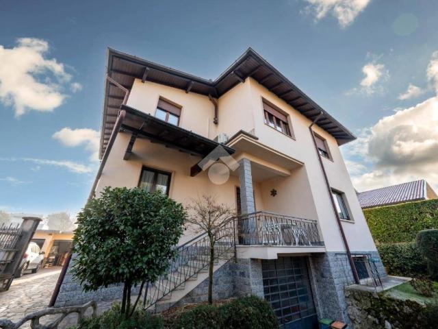 Appartamento in villa via Comasina 53, Verano Brianza