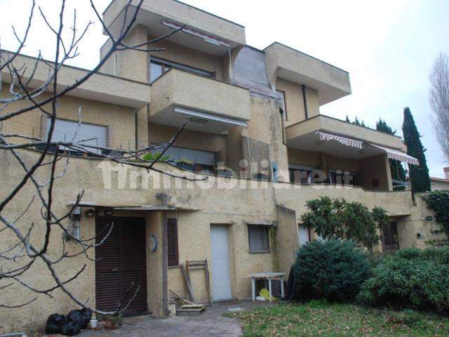 Appartamento in villa via degli Olmi 24, Centro, Formello