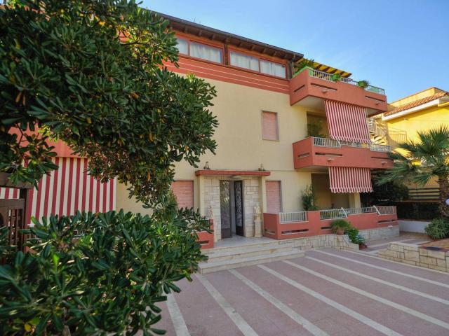 Appartamento in villa via del Ribes 4, Lido Manfria, Gela