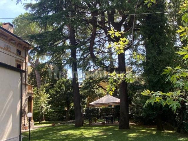 Appartamento in villa via della Pace 5, Pindemonte, Verona