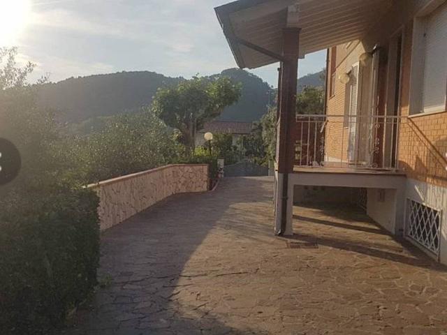 Appartamento in villa via Don Lazzaro Giannini 10, Pietrasanta