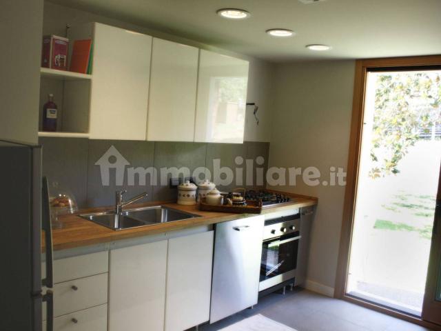 Appartamento in villa via Gurne, Santa Caterina, Santa Maria delle Grazie, Capomulini, Acireale