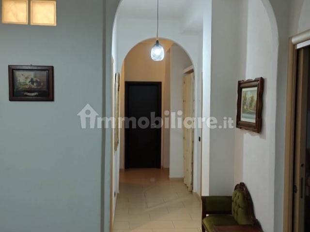 Appartamento in villa via Giorgio Sidney Sonnino 25, Noto