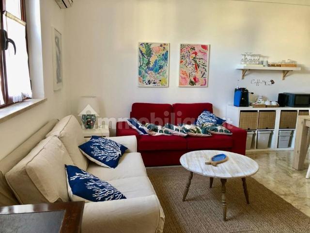 Appartamento in villa via Giovanni Rosciglione 7, Mondello Valdesi, Palermo