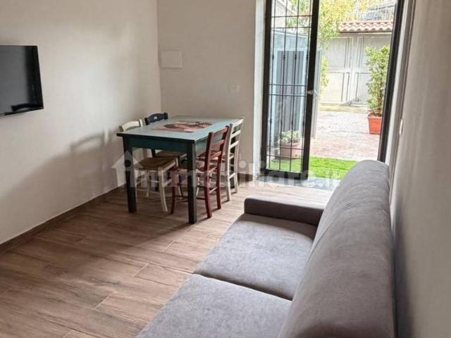 Appartamento in villa via Leonardo Bianchi 75, Zona Ospedaliera, Napoli